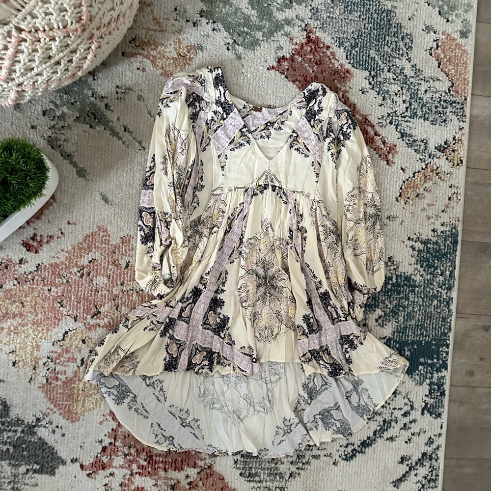 Free People Girl Talk Printed Tunic Top XSmall XS Ivory
Excellent condition.